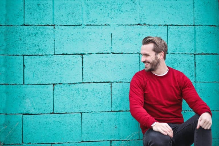 homme exprimant sa gratitude pour se reconstruire après un divorce
